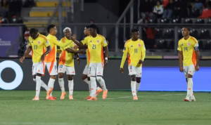 Colombia debuta con triunfo; Estados Unidos golea