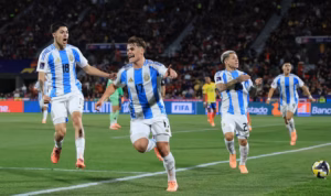 Argentina brilla en el segundo tiempo y accede a la gran final