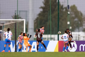 México supera a Paraguay y España cae en penaltis