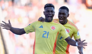 Villareal hace un triplete y mete a Colombia en las semifinales