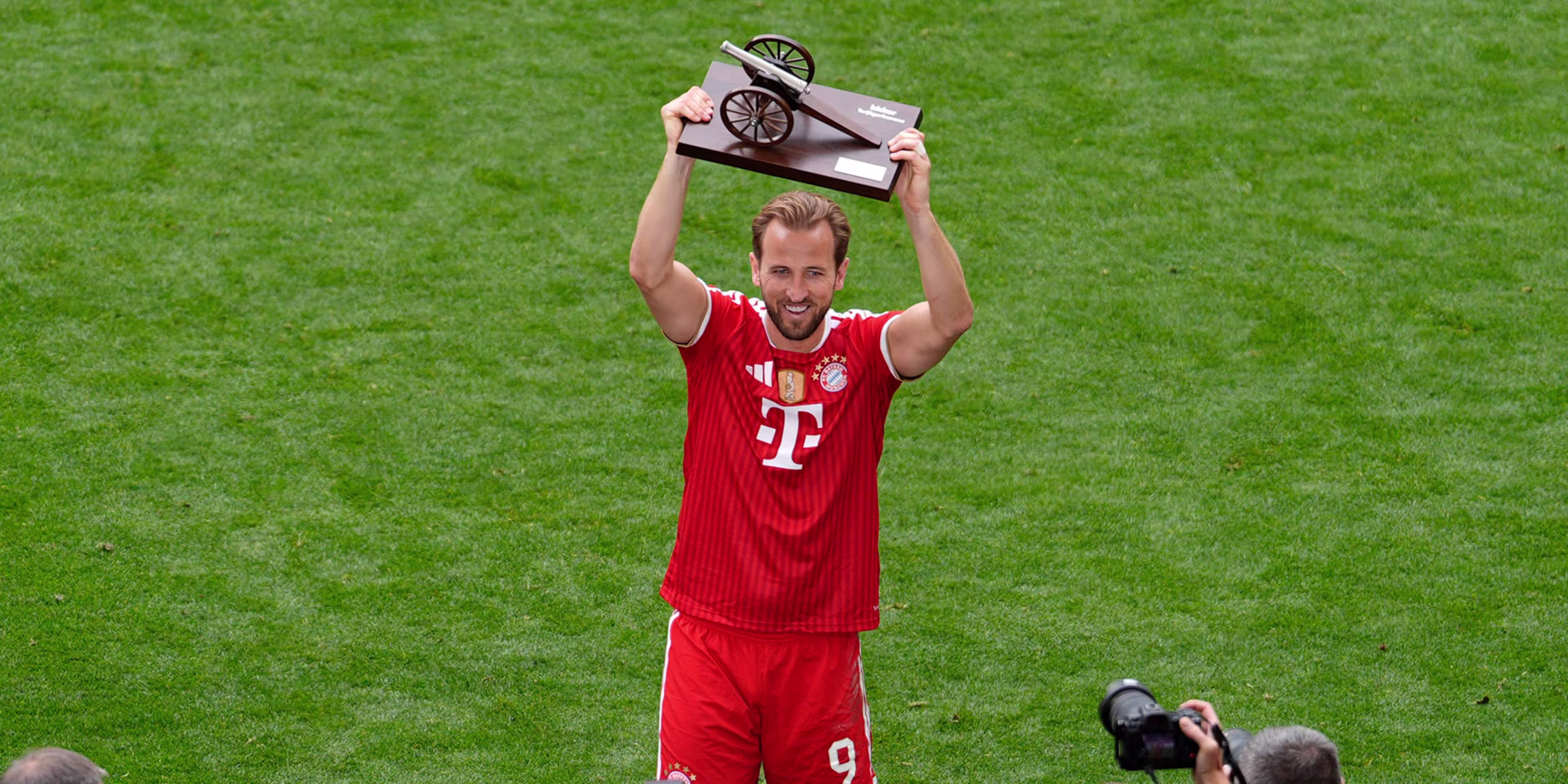 Triplete de cañones completado: Harry Kane vuelve a ser el máximo goleador de la Bundesliga