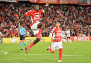 Hugo Rodallega, el goleador inoxidable que hace soñar a Santa Fe