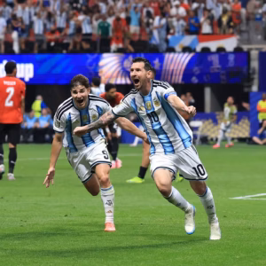 Argentina tira de épica para dejar a Egipto por el camino